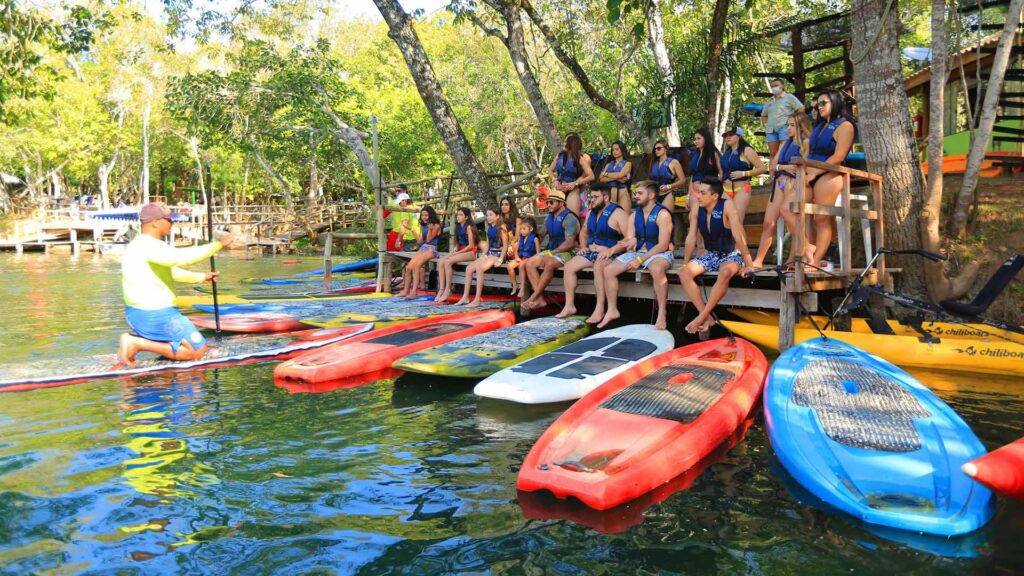 Stand Up Paddle no Eco Park Porto da Ilha convida à conexão com a natureza no Rio Formoso Stand Up Paddle no Eco Park Porto da Ilha convida à conexão com a natureza no Rio Formoso