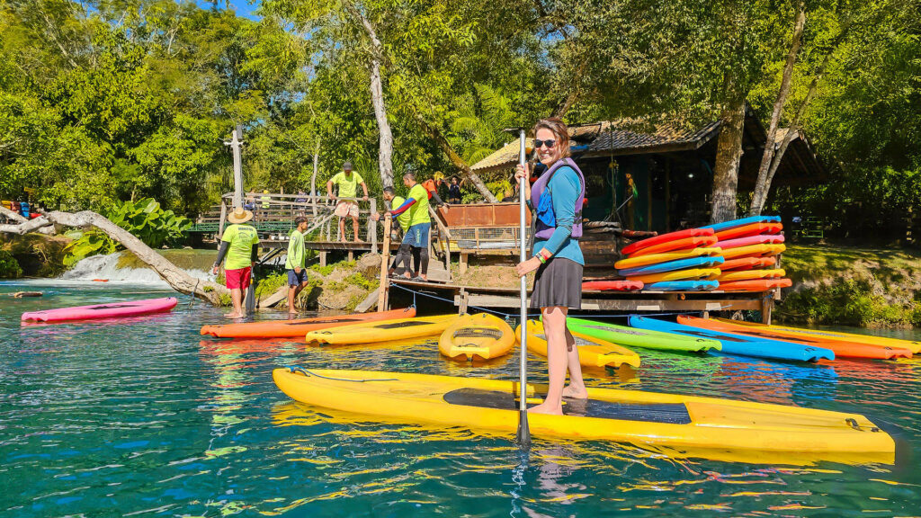 Stand Up Paddle no Eco Park Porto da Ilha convida à conexão com a natureza no Rio Formoso Stand Up Paddle no Eco Park Porto da Ilha convida à conexão com a natureza no Rio Formoso